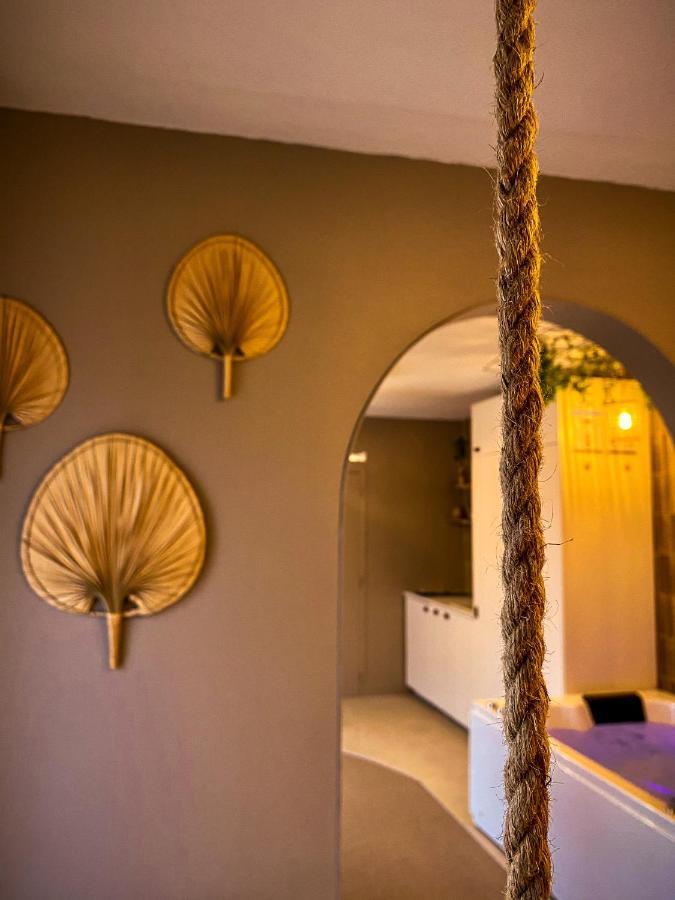Love Room Suite Bali - Auray En Bretagne Brech エクステリア 写真