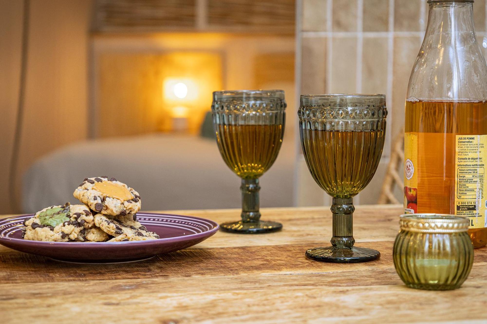 Love Room Suite Bali - Auray En Bretagne Brech エクステリア 写真