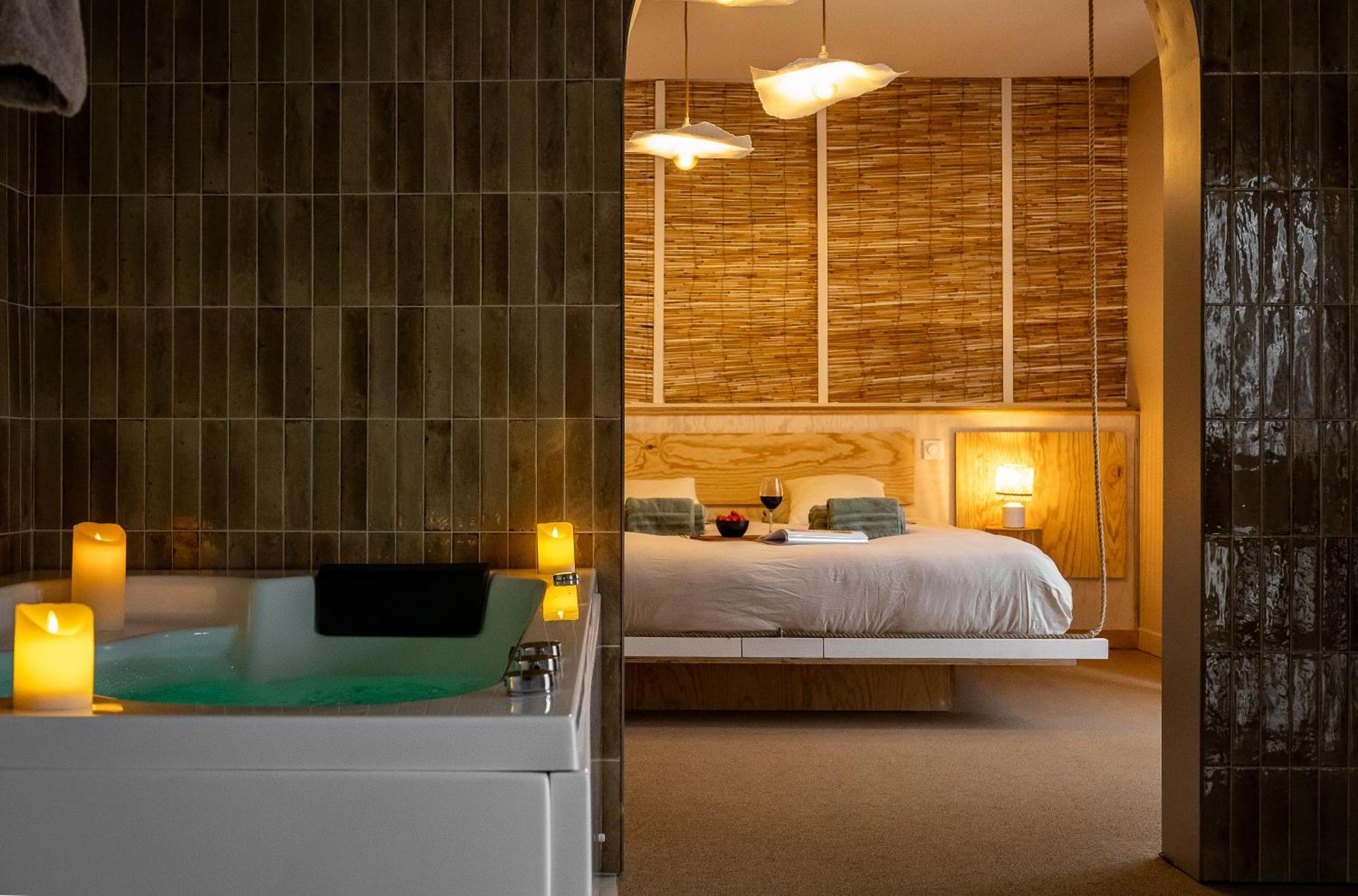 Love Room Suite Bali - Auray En Bretagne Brech エクステリア 写真